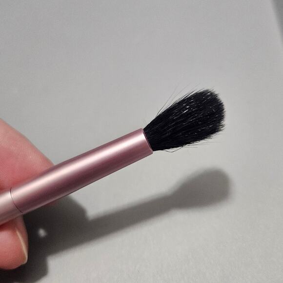 NEW! Mally Beauty Rounded Blender Brush - Picture 1 of 5
